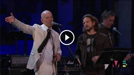 REM and Eddie Vedder (Pearl Jam) Man on The Moon [Live at Rock and Roll Hall of Fame (1080p) FULL HD