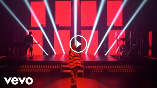 Billie Eilish - Therefore I Am (Live From The ARIAS)