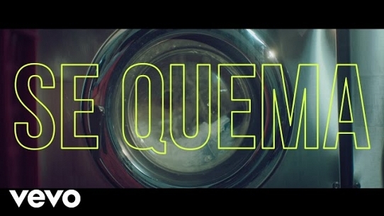 Miss Bolivia y j mena - Se Quema (Official Video)